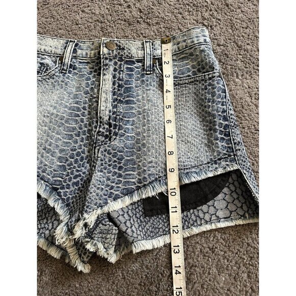 Pistola High Waist Raw Hem Croc Skin Pattern Blue Denim Shorts Size M - Picture 8 of 8